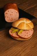 Chili Leberkäse – ca. 500 g | Pikant gewürzt & über Buchenholz geräuchert - kumitzborgo.shop