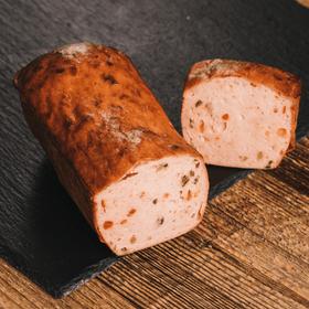 Chili Leberkäse – ca. 500 g | Pikant gewürzt & über Buchenholz geräuchert - kumitzborgo.shop