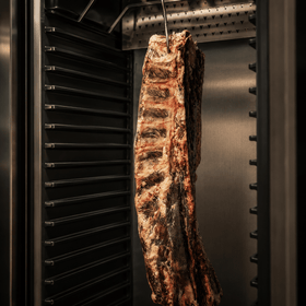 Dry Aged Steak ca. 1,3kg vom Rinderrücken mit Knochen – mind. 29 Tage gereift | Premium Rindfleisch aus Österreich - kumitzborgo.shop