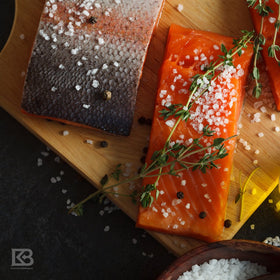Gebeizter & kalt geräucherter Lachs - im Ganzen mit Haut - kumitzborgo.shop